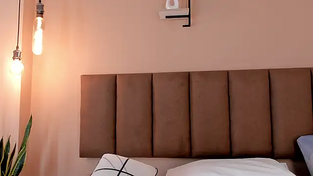 honeygray02 online show from December 20, 3:35 am