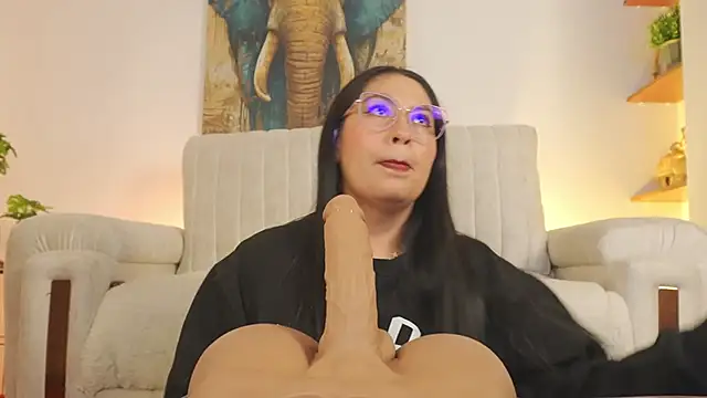 Snapshot of AliceCorner chatting on April 17, 12:30 pm AliceCorner online show from April 17, 12:30 pm