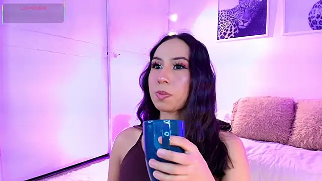 Snapshot of Valen_ross_ chatting on June 27, 9:53 pm Valen ross online show from June 27, 9:53 pm
