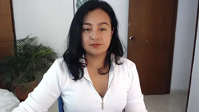 Snapshot of Themagicpotion chatting on June 27, 3:39 pm Themagicpotion online show from June 27, 3:39 pm