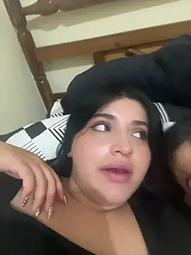 pareja curiosa19 online show from May 2, 12:15 am