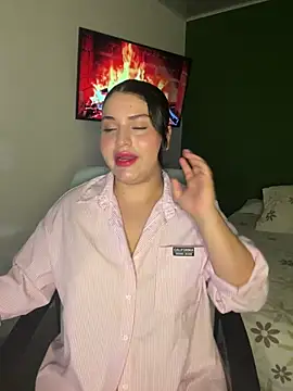 Snapshot of pareja_curiosa19 chatting on May 27, 1:24 am pareja curiosa19 online show from May 27, 1:24 am