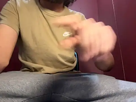 Snapshot of bwcizThrobbing chatting on November 21, 3:38 am bwcizThrobbing online show from November 21, 3:38 am