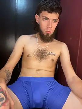 Snapshot of bwcizThrobbing chatting on December 3, 3:32 pm bwcizThrobbing online show from December 3, 3:32 pm