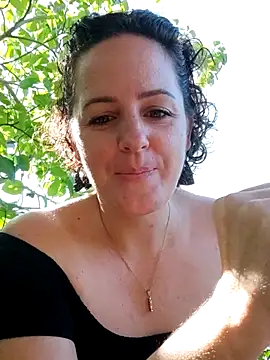 Snapshot of emiliemilf chatting on June 19, 7:17 pm emiliemilf online show from June 19, 7:17 pm