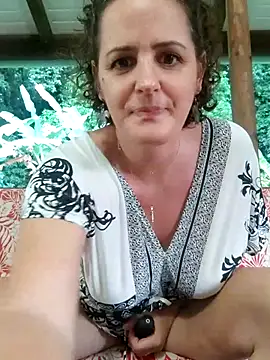 Snapshot of emiliemilf chatting on June 28, 3:34 am emiliemilf online show from June 28, 3:34 am