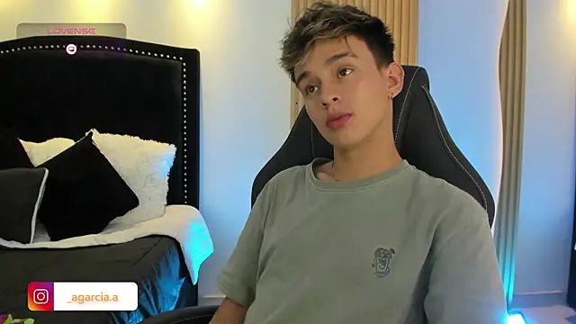 Snapshot of LiamWildx20 chatting on May 22, 5:58 am LiamWildx20 online show from May 22, 5:58 am