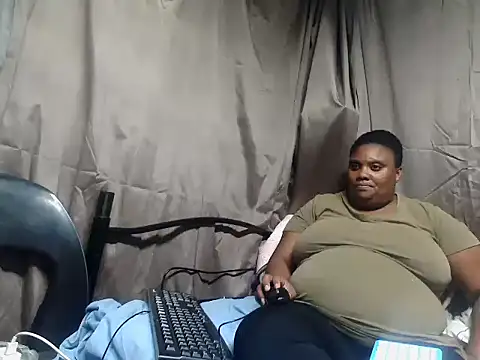 Snapshot of Berrylick chatting on April 25, 3:31 pm Berrylick online show from April 25, 3:31 pm