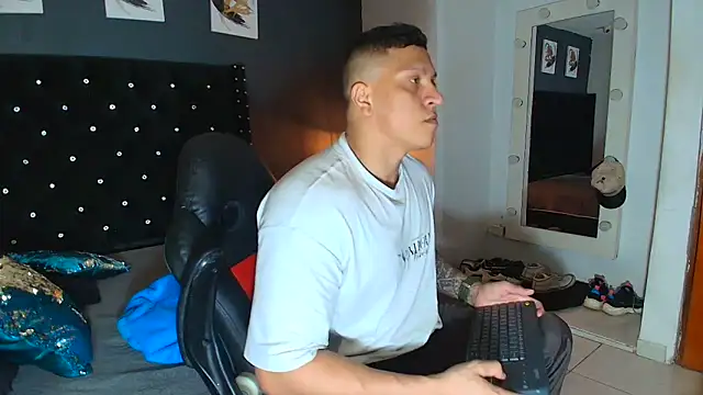 ethan dalton  online show from September 19, 3:08 am