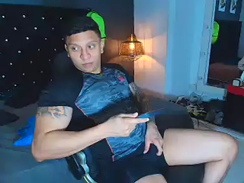 ethan dalton  online show from November 6, 3:07 am