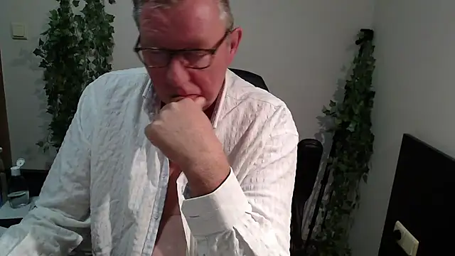 JamesBauer online show from September 27, 3:44 am