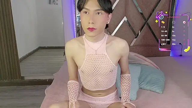 Snapshot of Ash_Femboy chatting on October 2, 9:22 pm Ash Femboy online show from October 2, 9:22 pm