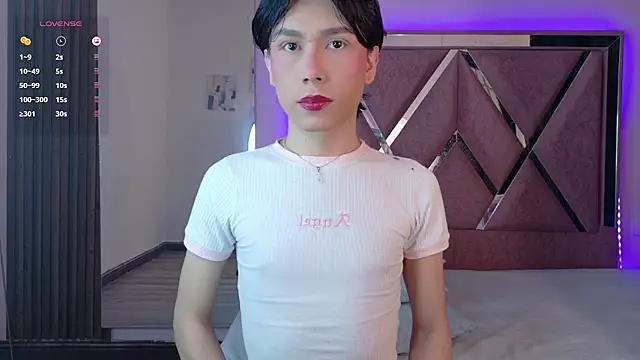 Ash Femboy online show from November 15, 7:32 pm