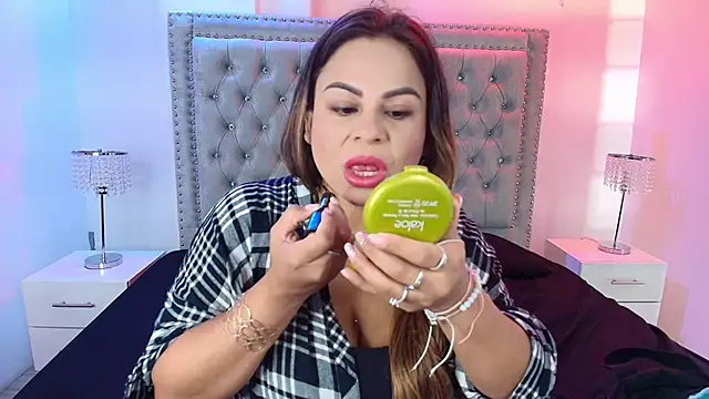 Snapshot of Lia_adamsss chatting on November 27, 1:51 am Lia adamsss online show from November 27, 1:51 am