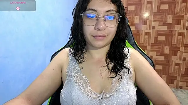 Snapshot of Mabbaldama chatting on September 18, 2:08 pm Mabbaldama online show from September 18, 2:08 pm