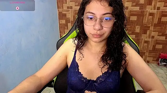 Snapshot of Mabbaldama chatting on October 31, 10:27 am Mabbaldama online show from October 31, 10:27 am