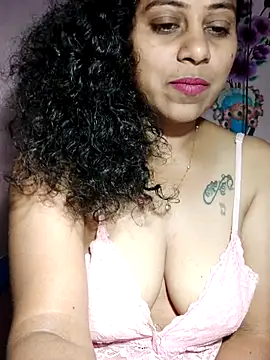 JENNIFERtamil online show from March 10, 7:41 pm