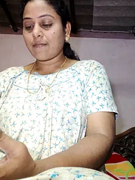 Snapshot of JENNIFERtamil chatting on April 11, 7:45 am JENNIFERtamil online show from April 11, 7:45 am