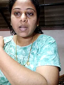 Snapshot of JENNIFERtamil chatting on April 16, 7:42 am JENNIFERtamil online show from April 16, 7:42 am