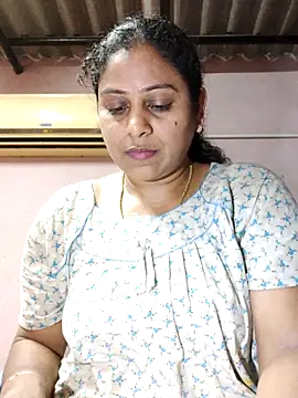 Snapshot of JENNIFERtamil chatting on May 15, 7:48 am JENNIFERtamil online show from May 15, 7:48 am