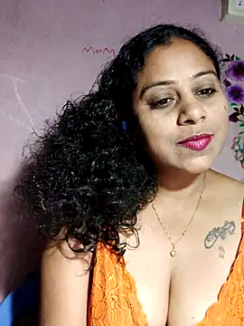 Snapshot of JENNIFERtamil chatting on May 16, 6:39 pm JENNIFERtamil online show from May 16, 6:39 pm