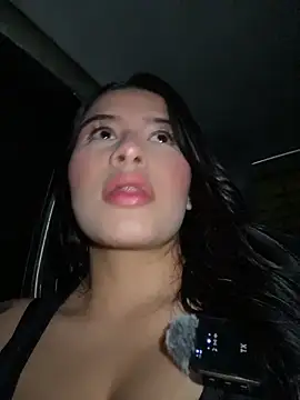 andrea gomes  online show from April 29, 5:22 am