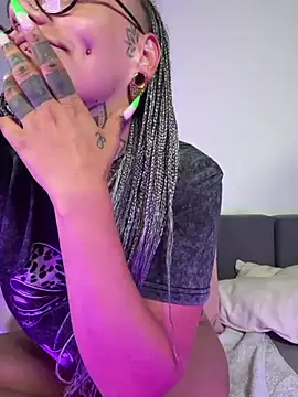 Snapshot of xxveraa_vibe chatting on July 21, 9:50 pm xxveraa vibe online show from July 21, 9:50 pm