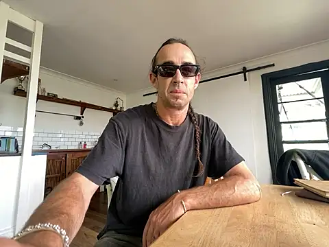 mastertittiefkr online show from November 17, 2:39 am