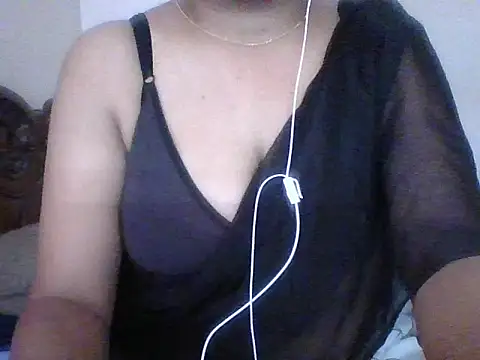 Snapshot of snehashreyatamil chatting on October 30, 8:27 am snehashreyatamil online show from October 30, 8:27 am