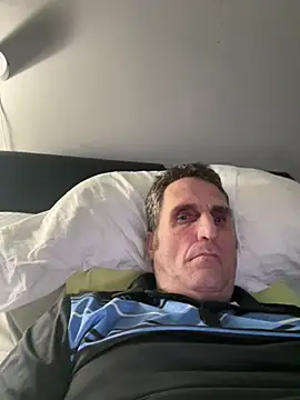 Snapshot of Bw3322 chatting on March 24, 5:12 am Bw3322 online show from March 24, 5:12 am