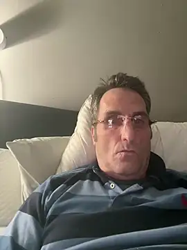 Snapshot of Bw3322 chatting on March 29, 7:08 am Bw3322 online show from March 29, 7:08 am