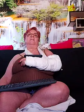 QueenPammy1 online show from March 5, 1:17 pm