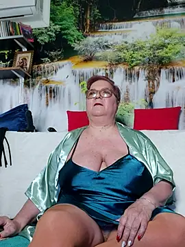 QueenPammy1 online show from January 8, 7:43 am