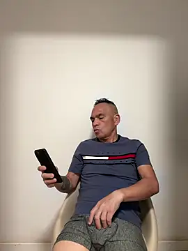mateocali25 online show from May 26, 12:12 pm