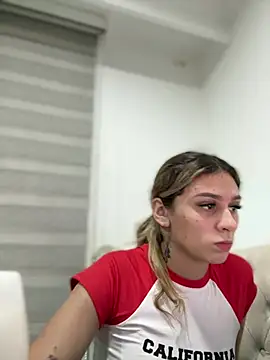 Snapshot of aliisonn__parker26 chatting on March 17, 10:17 pm aliisonn parker26 online show from March 17, 10:17 pm