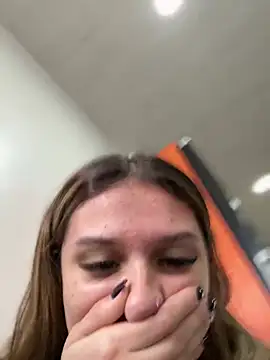 Snapshot of aliisonn__parker26 chatting on March 18, 7:10 pm aliisonn parker26 online show from March 18, 7:10 pm