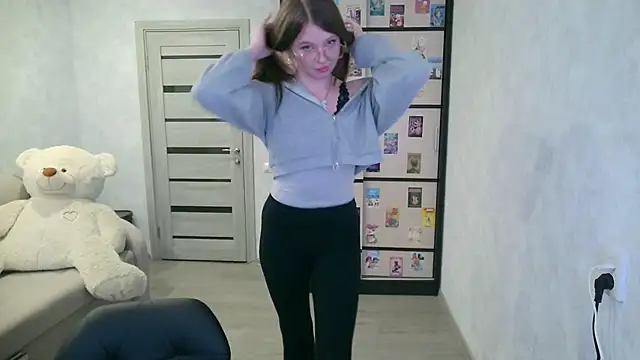 Snapshot of GinnyBlacky chatting on July 1, 7:02 pm GinnyBlacky online show from July 1, 7:02 pm
