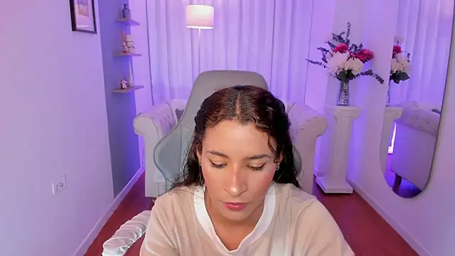 Snapshot of hanna_mils chatting on June 5, 3:24 am hanna mils online show from June 5, 3:24 am