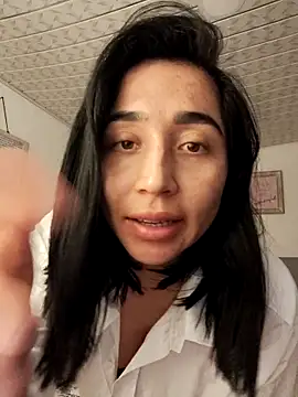 Snapshot of Elowyn chatting on October 26, 2:50 am Elowyn online show from October 26, 2:50 am