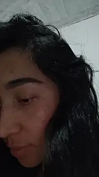 Snapshot of Elowyn chatting on November 21, 2:10 am Elowyn online show from November 21, 2:10 am