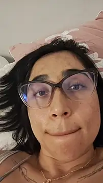 Snapshot of Elowyn chatting on December 13, 10:15 pm Elowyn online show from December 13, 10:15 pm