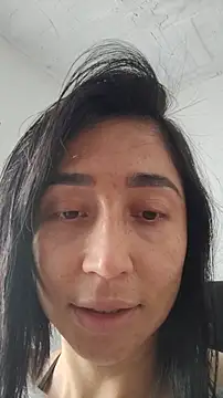 Snapshot of Elowyn chatting on December 14, 6:12 pm Elowyn online show from December 14, 6:12 pm