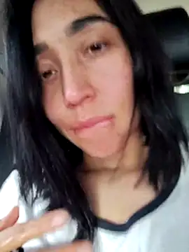 Snapshot of Elowyn chatting on January 5, 5:38 pm Elowyn online show from January 5, 5:38 pm