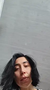 Snapshot of Elowyn chatting on January 18, 8:23 pm Elowyn online show from January 18, 8:23 pm