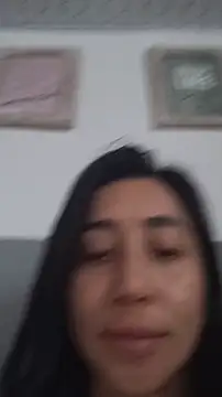 Snapshot of Elowyn chatting on February 21, 5:47 pm Elowyn online show from February 21, 5:47 pm