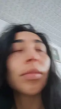 Snapshot of Elowyn chatting on February 22, 3:32 pm Elowyn online show from February 22, 3:32 pm