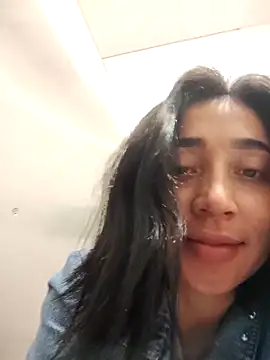 Snapshot of Elowyn chatting on February 27, 11:05 pm Elowyn online show from February 27, 11:05 pm