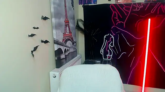 Snapshot of VanessaRey_ chatting on November 13, 5:50 am VanessaRey online show from November 13, 5:50 am