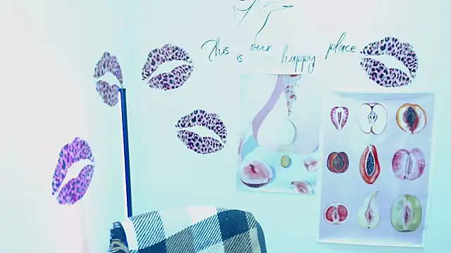 Snapshot of VanessaRey_ chatting on November 14, 7:18 am VanessaRey online show from November 14, 7:18 am