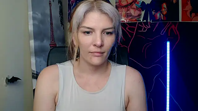 Snapshot of VanessaRey_ chatting on May 18, 3:07 pm VanessaRey online show from May 18, 3:07 pm